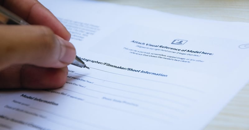 Signature p/o : comment bien la rédiger et éviter les erreurs